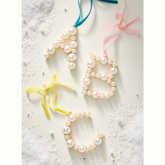 Anthropologie Other - ‘C’ Anthropologie Pearl Monogram Ornament Letter C Gold Color